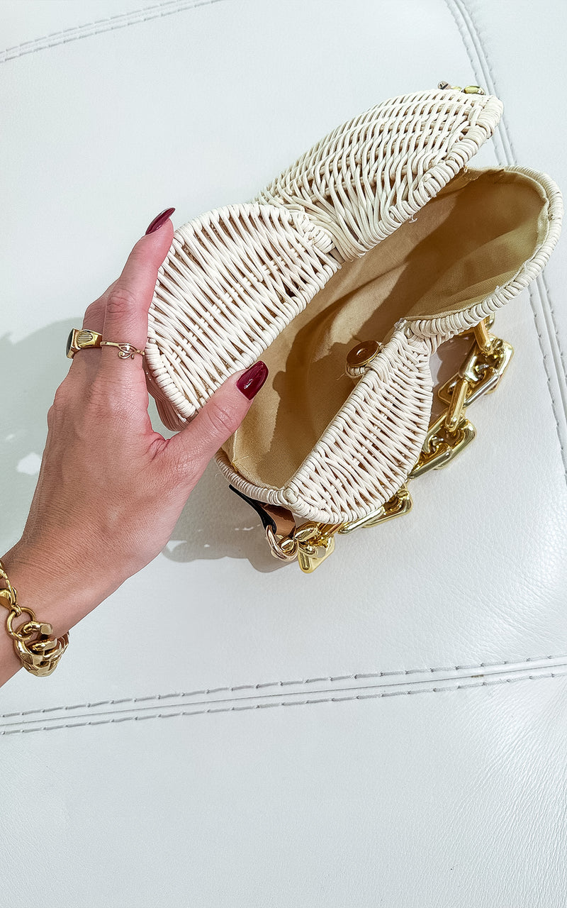 bags  accessories  seashell bag  shell bag  shell clutch  shell clutch bag  straw shell bag  party bags  summer bags  summer clutch