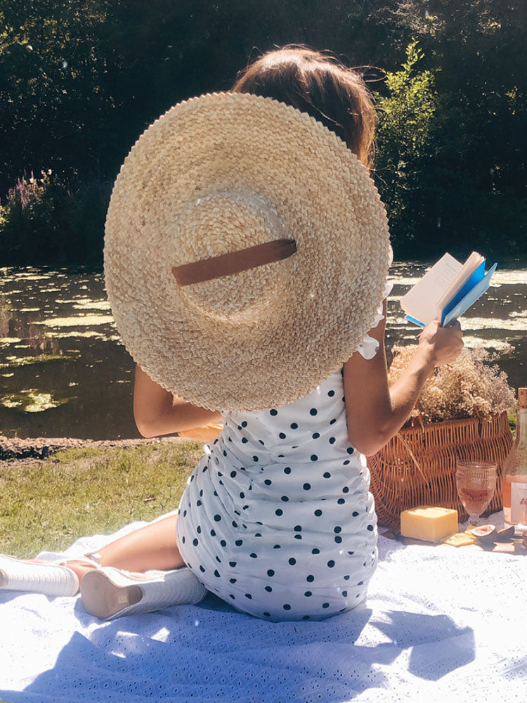 cheap  Grosgrain-tie wide-brim straw hat, cheap large straw hat, trendy straw hat,gut gaia straw hat, Grosgrain-tie Wide-Brim Natural Straw Hat