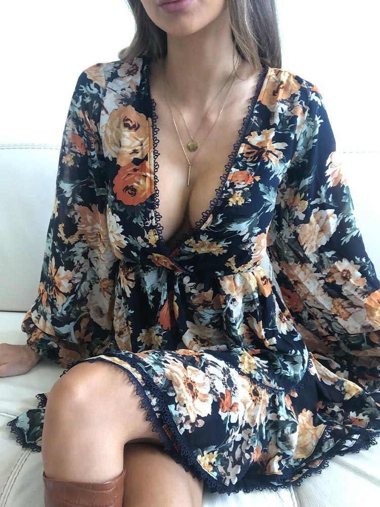day dress, floral day dress, autumnal dress, autumn dress, autumn fashion, trends 2021, zara dress, zara outfits 2021, roses print dress, bow at the back, open bac