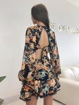 day dress, floral day dress, autumnal dress, autumn dress, autumn fashion, trends 2021, zara dress, zara outfits 2021, roses print dress, bow at the back, open back dress, boho dress, bohemian chic dress, revolve dress, revolve, zara, church dresses, family lunch dresses, sunday dresses uk, best brunch dresses