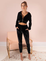 airport loungewear, best airport loungewear, airport outfits asos, airport style,  airport style, luxe loungewear,  loungewear sets and loungewear outfits, velvet loungewear set, designer loungewear set, Kylie Jenner Loungewear set, fashion nova loungewear sets, gigi hadid airport loungewear, best loungewear sets London, chic loungewear Los Angeles, airport loungewear sets, vogue loungewear