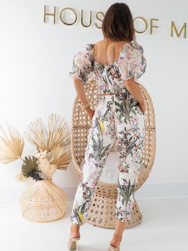 summer outfit, summer holiday outfit, holiday outfits, holiday co-ord, co-ord, tropical print, co-ord Zara, co-ord mango, summer styles, tropical co-ord, cigarette trousers, puff sleeve crop top, classy, simple, tropical co-ord, summer co-ord, trendy, trends 2021, zara outfit 2021, black girl summer, outfit black girl, pattern, with sneakers, with sleeves, designer, classy evening, formal, wedding summer, wedding guests, styles,